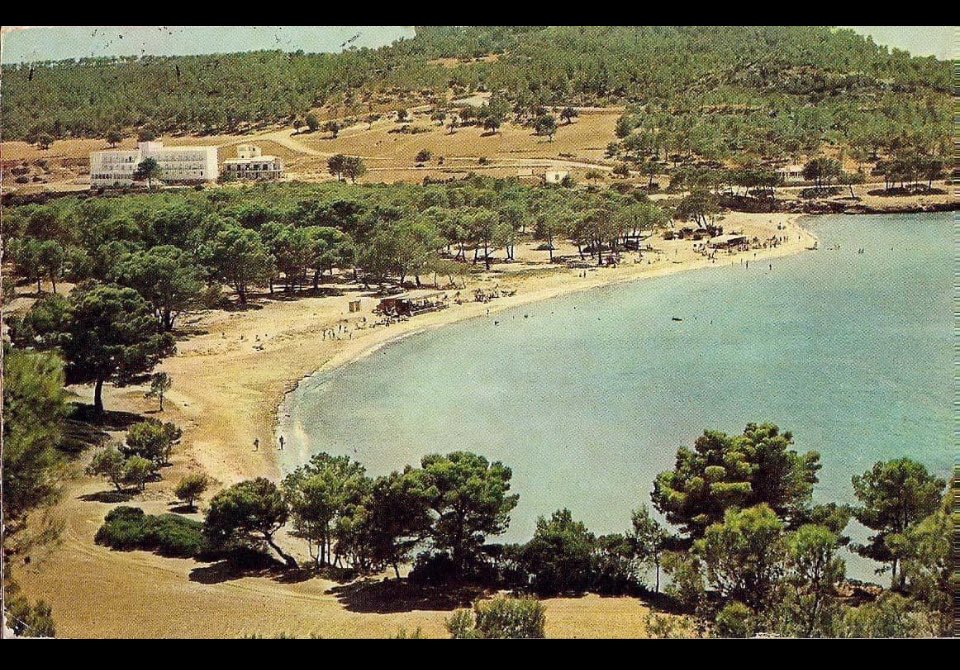 sarenalfart's tweet photo. Turismofobia ?
Por supuesto !
Santa Ponça 1961 ….
No hay más preguntas señoría !
#sosvida #sosresidents #sosmallorca https://t.co/RdM6VVvboy