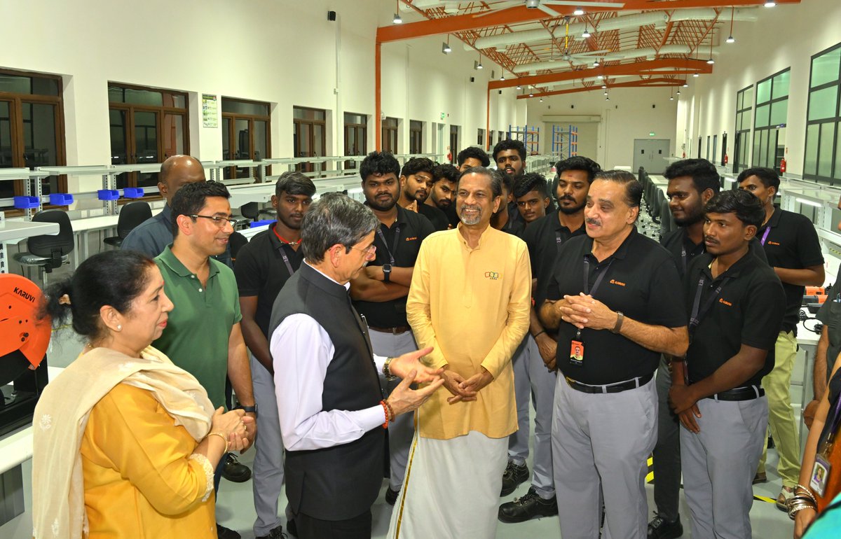 lokbhavan_tn's tweet photo. Governor Ravi visited the Karuvi power tools facility in Tenkasi district where locally trained skilled technicians are giving shape to #MakeInIndia and #AatmanirbharBharat. https://t.co/WtBDiI5QXF