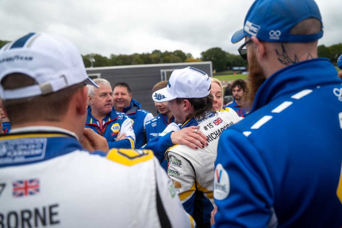 🔵🟡 A class win and a podium to round out the season for Cam 👏🏻 securing him P2 in the JCW Sport championship! Well done!

#NAPARacingUK #MINICHALLENGE #BrandsHatch #MINI #Motorsport