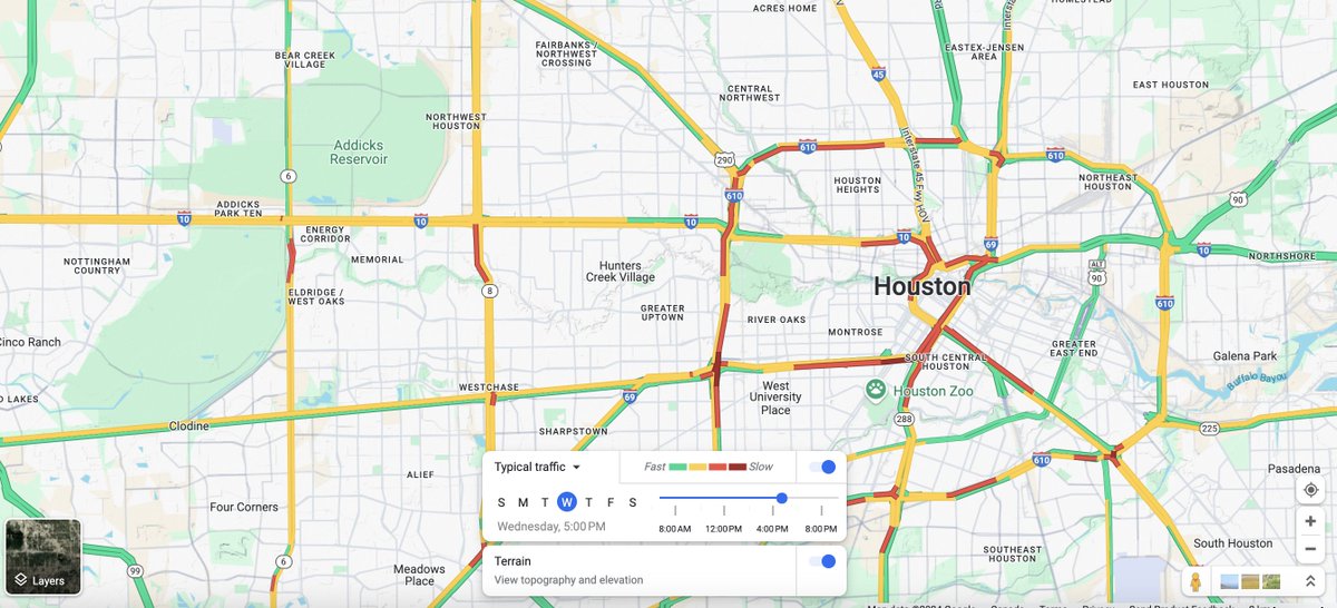 transit_mtl's tweet photo. Voici la congestion typique de Houston. Cette ville a des autoroutes de 20 voies (Katy Fwy), un réseau cyclable déficient et uniquement 3 lignes de tramway (surtout au centre ville et vers l'est). Voici ce qui se passe quand on construit juste pour l'auto 🙄 https://t.co/H4AEkqcFwE