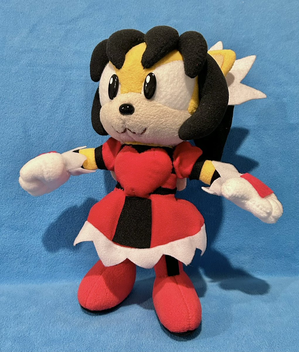SonicRelated's tweet photo. Just finished up my latest custom! And this one’s a long time in the making 😂

It’s #Honeythecat ! But in the style of the 1997 Sonic the Fighters Plush set! 
Even if it took 20 years, I’m glad to finally bring to life what could have been! 
#SonictheFighters #SonicTheHedegehog https://t.co/UjI8qQUGsh
