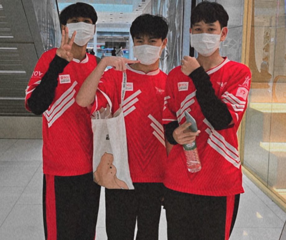 uzumaki_book's tweet photo. ผมได้ขึ้นรถไปกับเค้าบ้างแล้ว รักมากแก๊งอนุบาลหมีโหด https://t.co/HoMcXhpngO