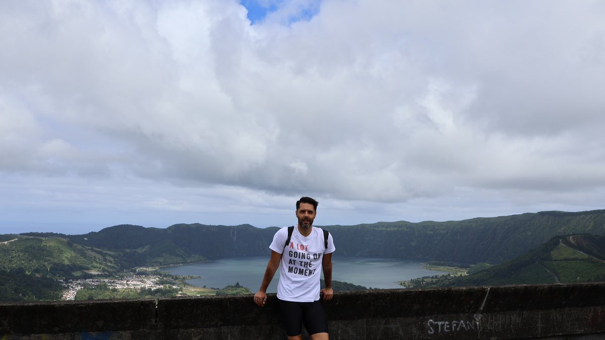 adolfopablos's tweet photo. ✨✨ A LOT GOING AT THE MOMENT… y además de verdad 🤭🤭
#pickoftheday #pickoftheweek #photo #photoremember #remember #goodmemories #sunday #gettingready #alot #alotgoingatthemoment #lasttrip #nature #photonature #azores #saomiguel #setecidades #lagodasetecidades #✨ #🫶 #😍 https://t.co/MkUwrlmDpd