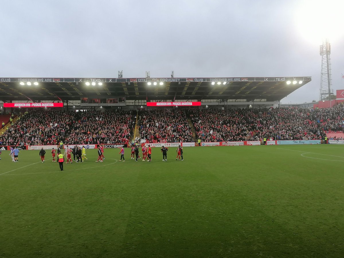 ColGDons's tweet image. Some game at Pittodrie. Best seen for ages. Red card helped turn the game. Celtic next. 17 wins and a draw in last 18.

Good subs from Thelin, and what a display from Duk!