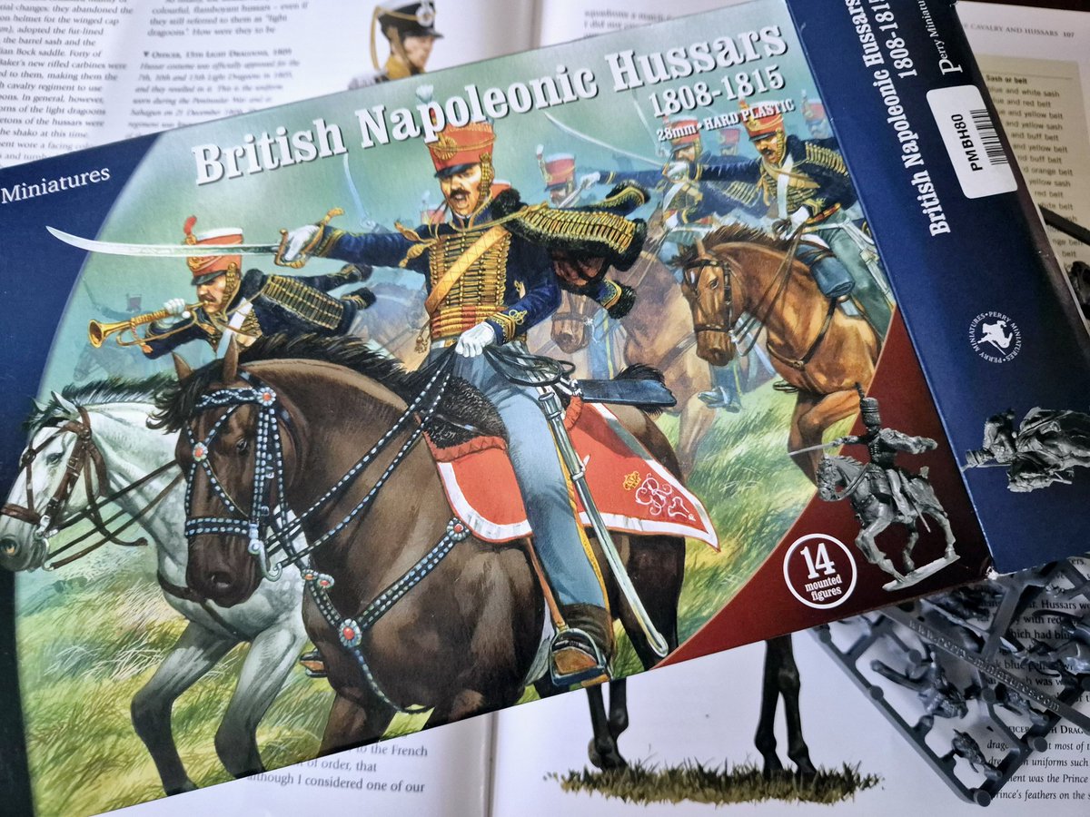 I have been toling away on a Perry French Cuirassier command. 95% done, and I'm rather pleased with how they've gone. Hussars next.....

#miniaturepainting 
#wargaming