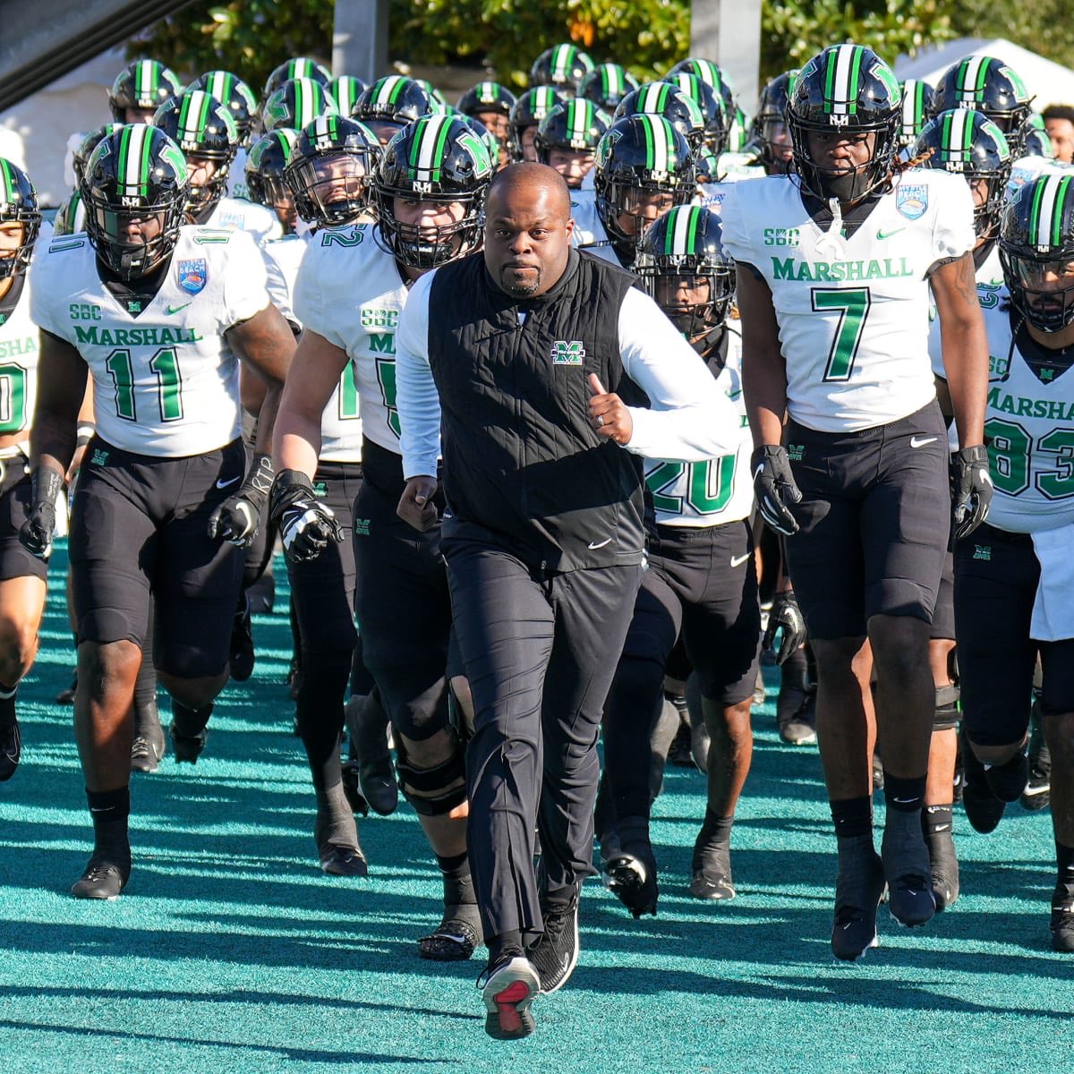 Darryl Folks III (@dfolks2027) on Twitter photo Blessed to receive my 2nd D1 offer from marshall university! Go Herd💚🤍 <a href="/CoachHuff/">Charles C. Huff</a> <a href="/CoachBlackwell_/">Curtis Blackwell II</a> <a href="/smsbacademy/">SoundMind SoundBody®</a> <a href="/JermainCrowell/">Jermain Crowell</a> <a href="/CoachPettway/">CoachPettway</a> <a href="/Coach_LCollins/">Lance Collins</a> <a href="/ReggiePearson4/">Coach Pearson Sr.</a> <a href="/RougeFootball/">Riverrougehighschool</a> Blessed to receive my 2nd D1 offer from marshall university! Go Herd💚🤍 <a href="/CoachHuff/">Charles C. Huff</a> <a href="/CoachBlackwell_/">Curtis Blackwell II</a> <a href="/smsbacademy/">SoundMind SoundBody®</a> <a href="/JermainCrowell/">Jermain Crowell</a> <a href="/CoachPettway/">CoachPettway</a> <a href="/Coach_LCollins/">Lance Collins</a> <a href="/ReggiePearson4/">Coach Pearson Sr.</a> <a href="/RougeFootball/">Riverrougehighschool</a>