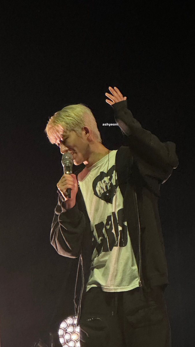 ashyeoni's tweet photo. #HanbininPARIS 🩷✨ https://t.co/LHW81ssyum