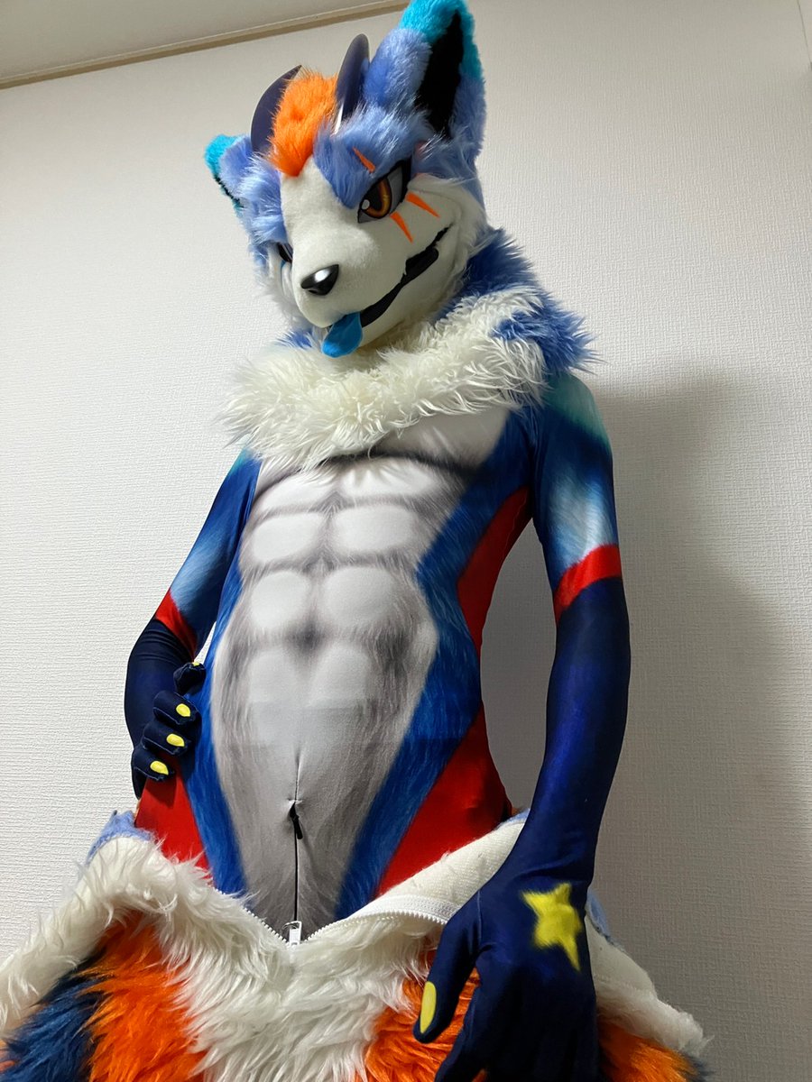 「 ちょっと暑いな...? 」

「 Isn't it a bit hot? 」