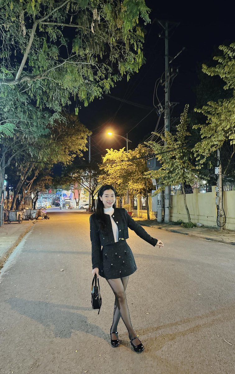 Trịnh Thu Hà tweet media