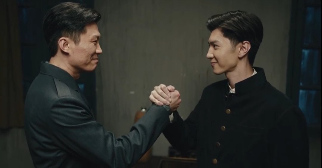 CharityWld's tweet photo. Detik-detik final episode akhirnya melihat dua bersaudara ini kerjasama lagi🥺
Walaupun ketar ketir siapa yang bakal jadi abuuu🥺
Sejatinya mereka ini dua bersaudara yang saling melindungi, cuma Xu Wei salah jalan.
#LinShobai #ChenZheyuan
#XuWei #SunYan
#DarkNightAndDawn https://t.co/wAThH0Jaa7