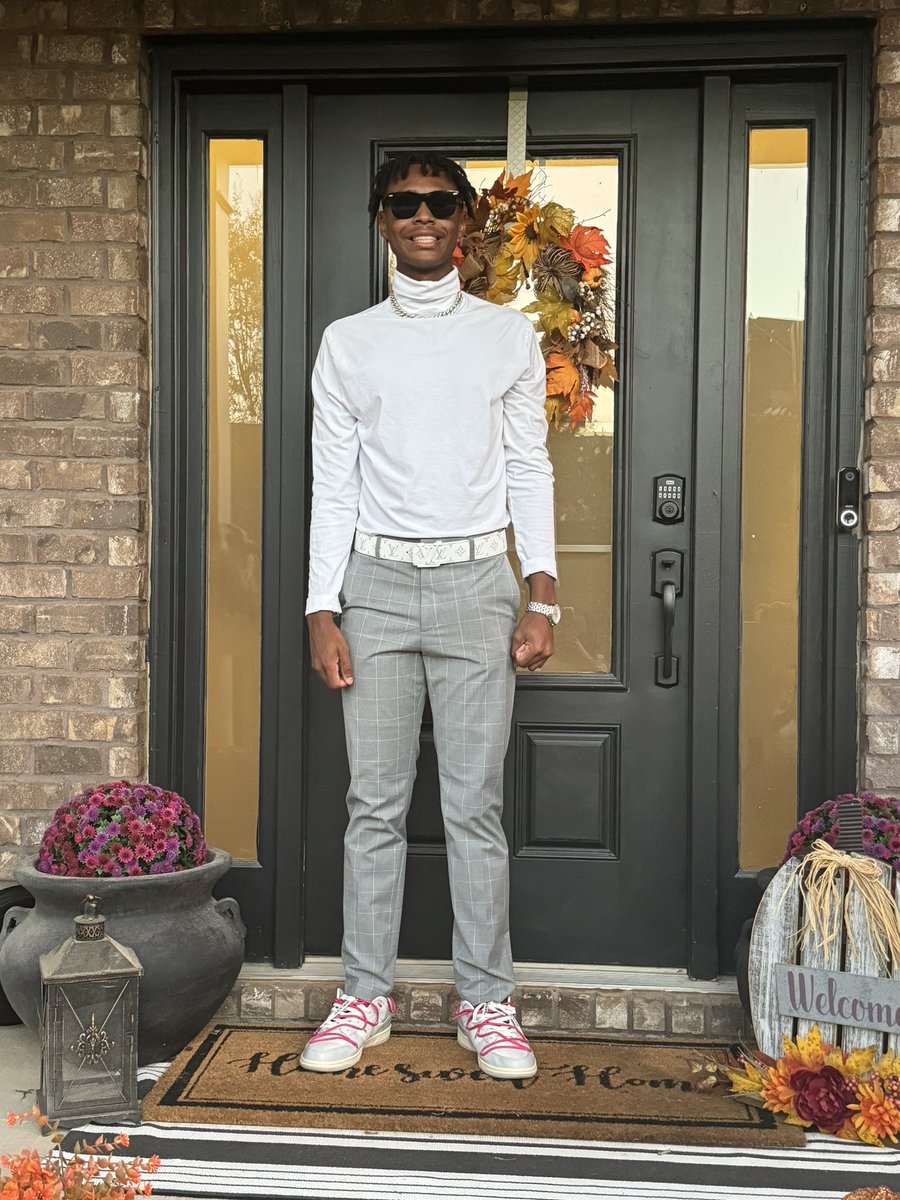 thachosen9's tweet image. I clean up well!! #futuremodel #homecoming @netflix