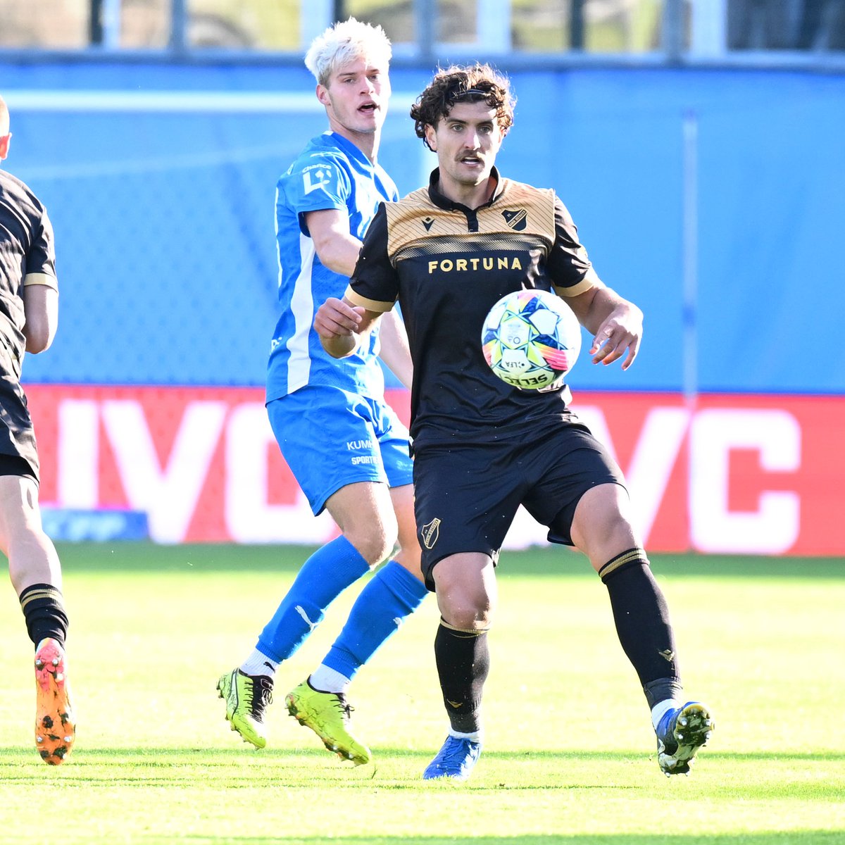 fcbanikostrava's tweet photo. 📸 #mblfcb https://t.co/6CVfP7RC4F