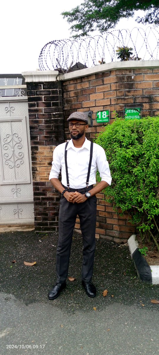 Hansome Mayor 👑
Lova of Chelsea 💙
#oldskool
#BBNaija
#CHENFO