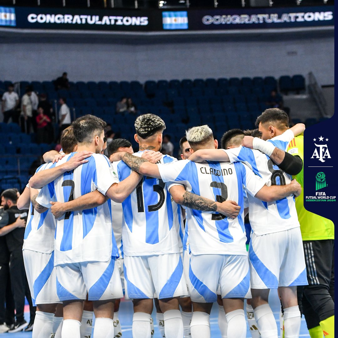LaTortuneta's tweet photo. DE PIE, SIEMPRE DE PIE ARGENTINA.