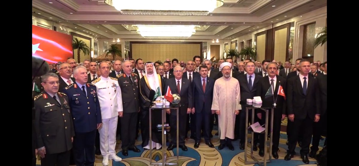 888iiiiiiii's tweet image. -Siz Türkler bilmezsiniz. Buna #deve denir. 
-Artık biliyoruz, biz de sizdeniz.