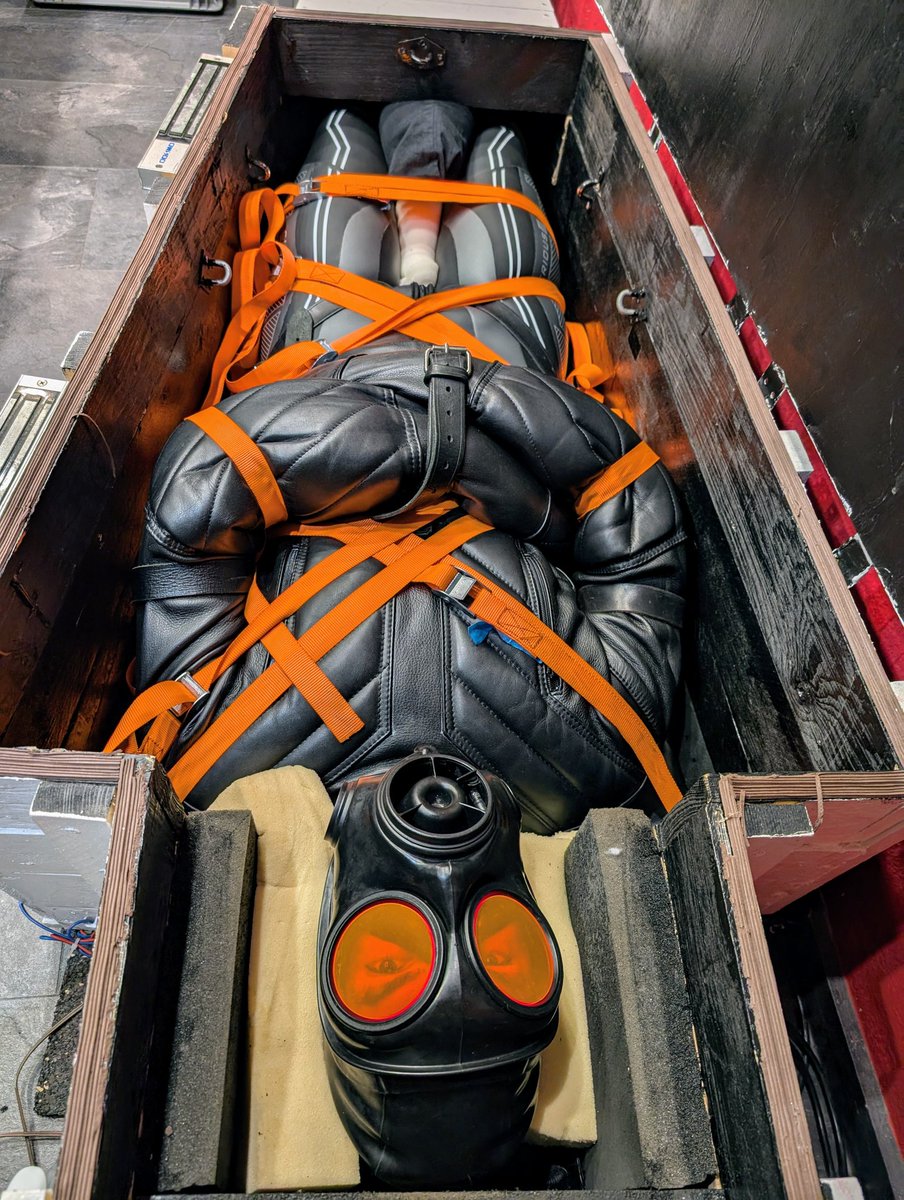 Ramping down the play weekend at <a href="/yohan555/">yohan555</a>, today's schedule included some box storage time for <a href="/hierona_/">Hierona</a>