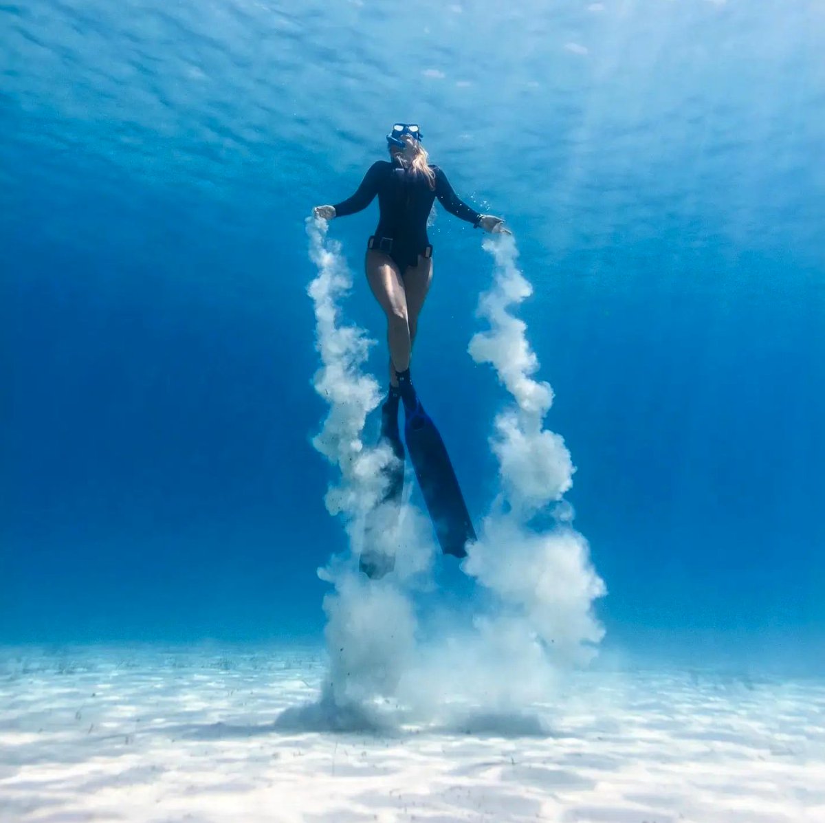 diveSSI's tweet photo. And we have lift off! What is your favorite freediving activity. Do you enjoy depth training the most, breath hold training or just diving for fun along a reef?
🐋💧🌊
@maresjustaddwater
@mares.ssi.balkan
#freediving #freediver #apneatraining #divessi https://t.co/N1QoXmJ2cZ