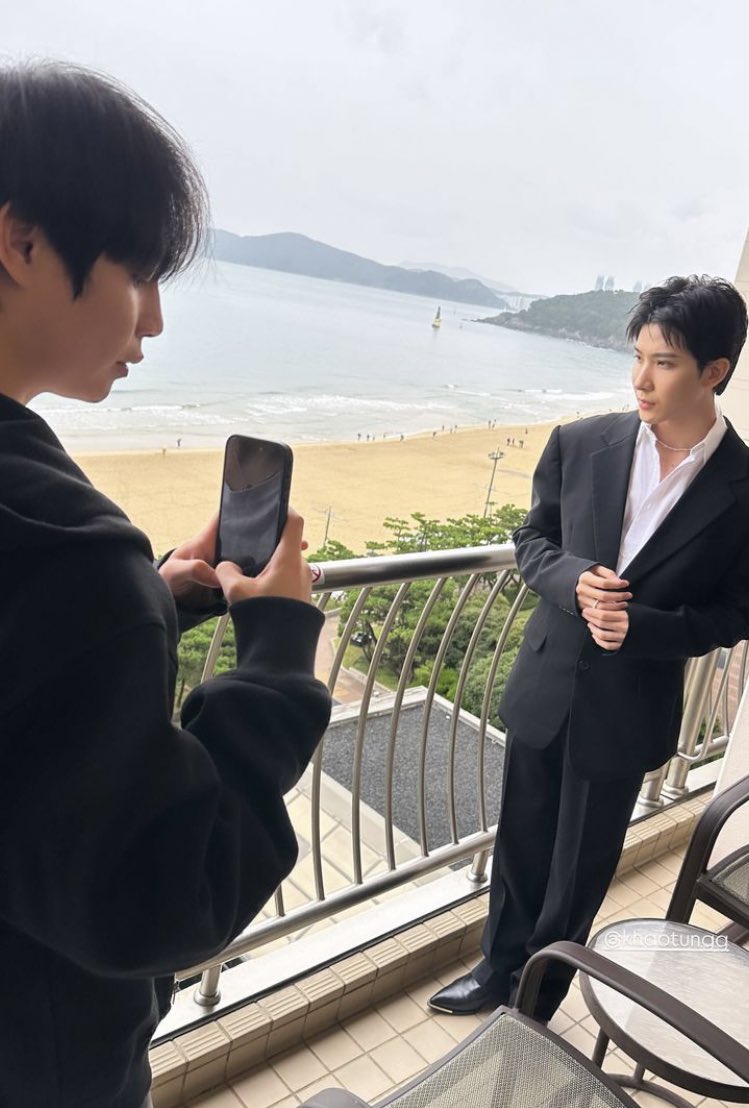 bvtterflyxv's tweet image. #เฟิร์สข้าวตัง 😭🤍

the photo                            the bts