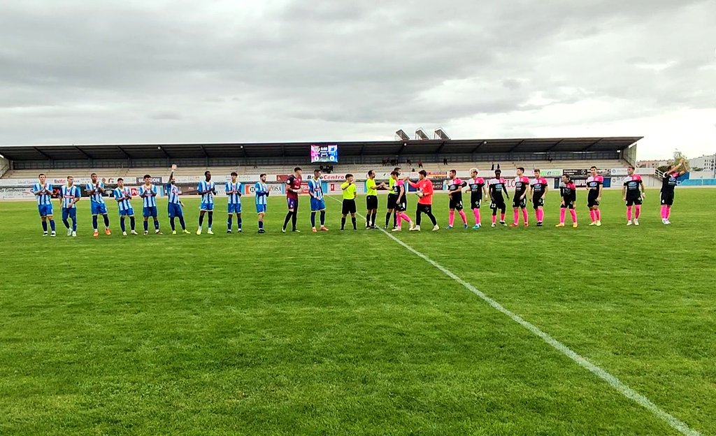 <a href="/ArandinaCF/">Arandina C.F.</a> <a href="/SDAlmazanoficia/">S.D Almazan Oficial</a> <a href="/rfef/">RFEF</a> 🟠 FÚTBOL #DÍADEPARTIDO

⚽ FINAL y empate en derbi del Duero con gol del arandino <a href="/jorge6gonzalez/">Jorge gonzalez moral</a>

⚪🔵 <a href="/ArandinaCF/">Arandina C.F.</a> 2️⃣
⚫⚫ <a href="/SDAlmazanoficia/">S.D Almazan Oficial</a> 2️⃣

➡️ 5️⃣' jr. Gr. 8️⃣' 3️⃣' <a href="/rfef/">RFEF</a> 
🏟️ JC Higuero
🏘️ Aranda 

🎦 duerodeporte.com