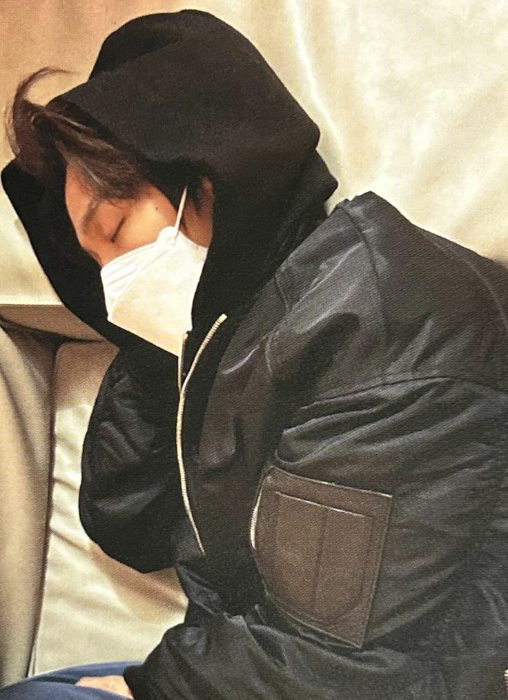 filegrey's tweet photo. Tukang foya-foya bf vs Gila kerja bf

Markhyuck few tweets au

CW / angst https://t.co/usUqVc3q3f