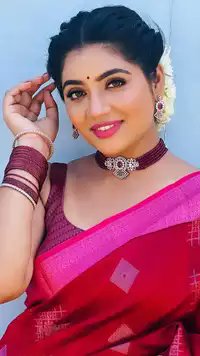aaryanindd's tweet photo. Welcome our chellamma ❤️ #Anshitha
#contestant15
#BiggBossTamil8 @vijaytelevision @behindwoods @disneyplusHSTam #BiggBossTamilSeason8 https://t.co/4dAj2AyJUv