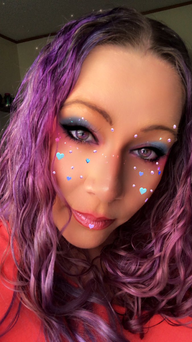 Sarah924069's tweet photo. Without makeup 
With makeup 
Makeup and filters…. I’m beautiful Jo matter what! https://t.co/PXNuwgsYuS