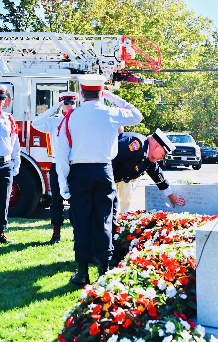 nashuafire's tweet photo. Nashua Firemen’s Relief Association held our annual fallen firefighters memorial this morning. Lt Jess Wyman (ret) who died of occupational cancer in 2023 was memorialized on the wall. We also remembered retired Superintendent Donald Desrosiers who passed away this past year. https://t.co/JDCeaVlkV7