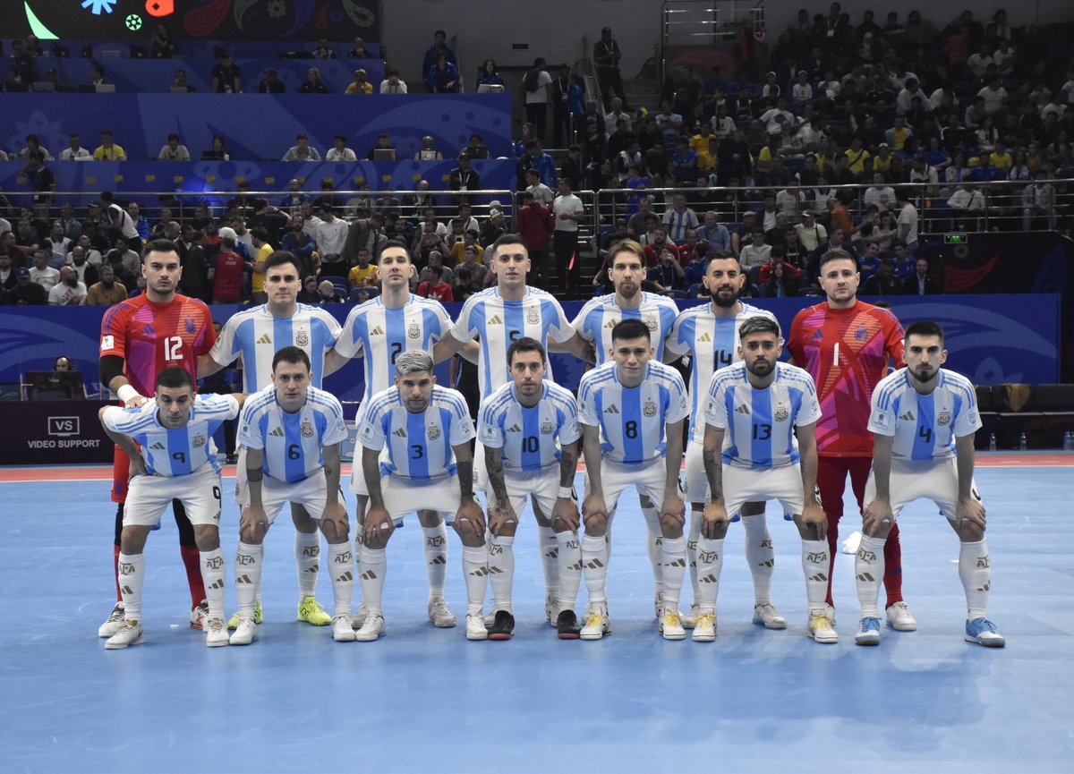Un honor haberlos visto representar a todo un país de la mejor manera en cada partido. Solo palabras de agradecimiento. Orgulloso de este equipo 🇦🇷