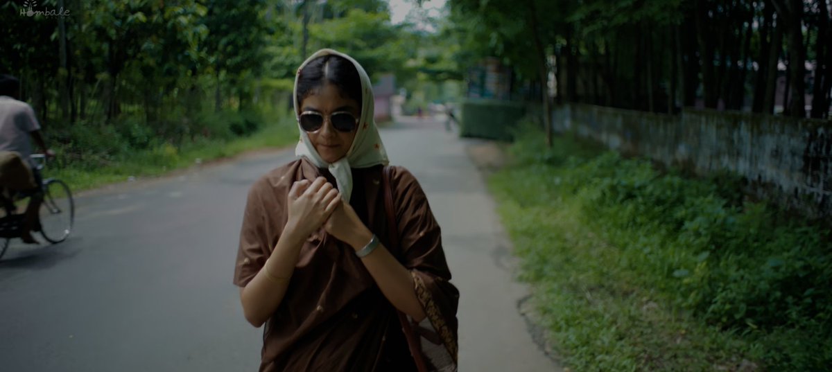 SaiK1527's tweet photo. It feels like an old 80s story made with upgraded Equipment. Otherwise nothing seems  interested.
 #KeerthySuresh #RavindraVijay #DevadarsiniSukumaran #IsmathBanu #Bhaskar #JayaKumar https://t.co/r8KzAGvAsZ