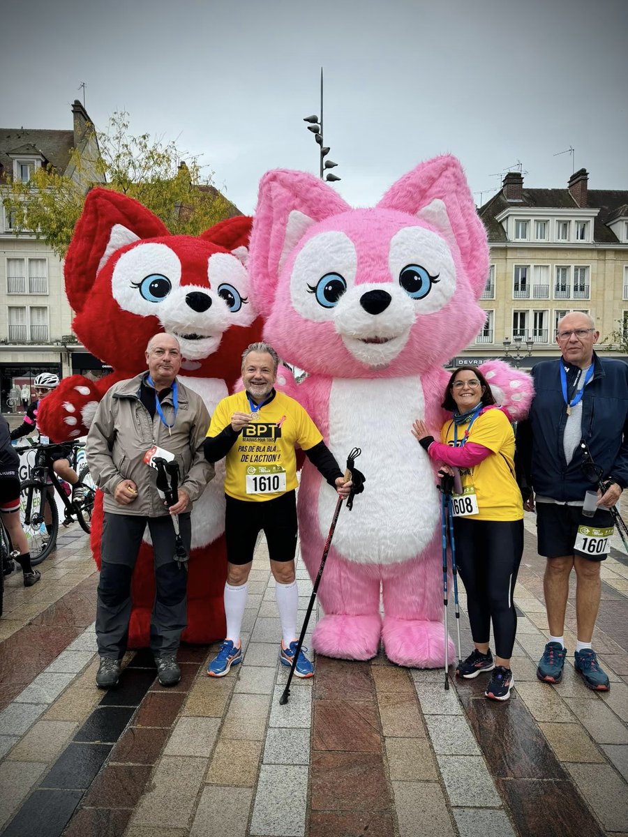 Pas de blabla, de l'action ! 

👟Comme à chaque édition, les élus Beauvais Pour Tous ont mis leurs plus belles baskets (et de magnifiques T-Shirts 🤗) pour participer à la Transquar. 

Vivre la ville avec vous, à vos côtés toute l'année, c'est aussi ça l'esprit #BPT.