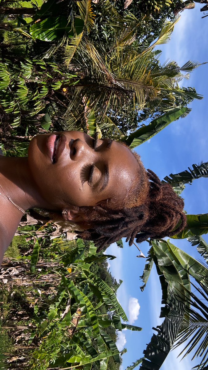 AddictedLayy's tweet image. Just a black girl who just moved to Bali, Indonesia 🫶🏾  subscribe to my yt: lashalayy #travelvlog #blackinbali #bali #