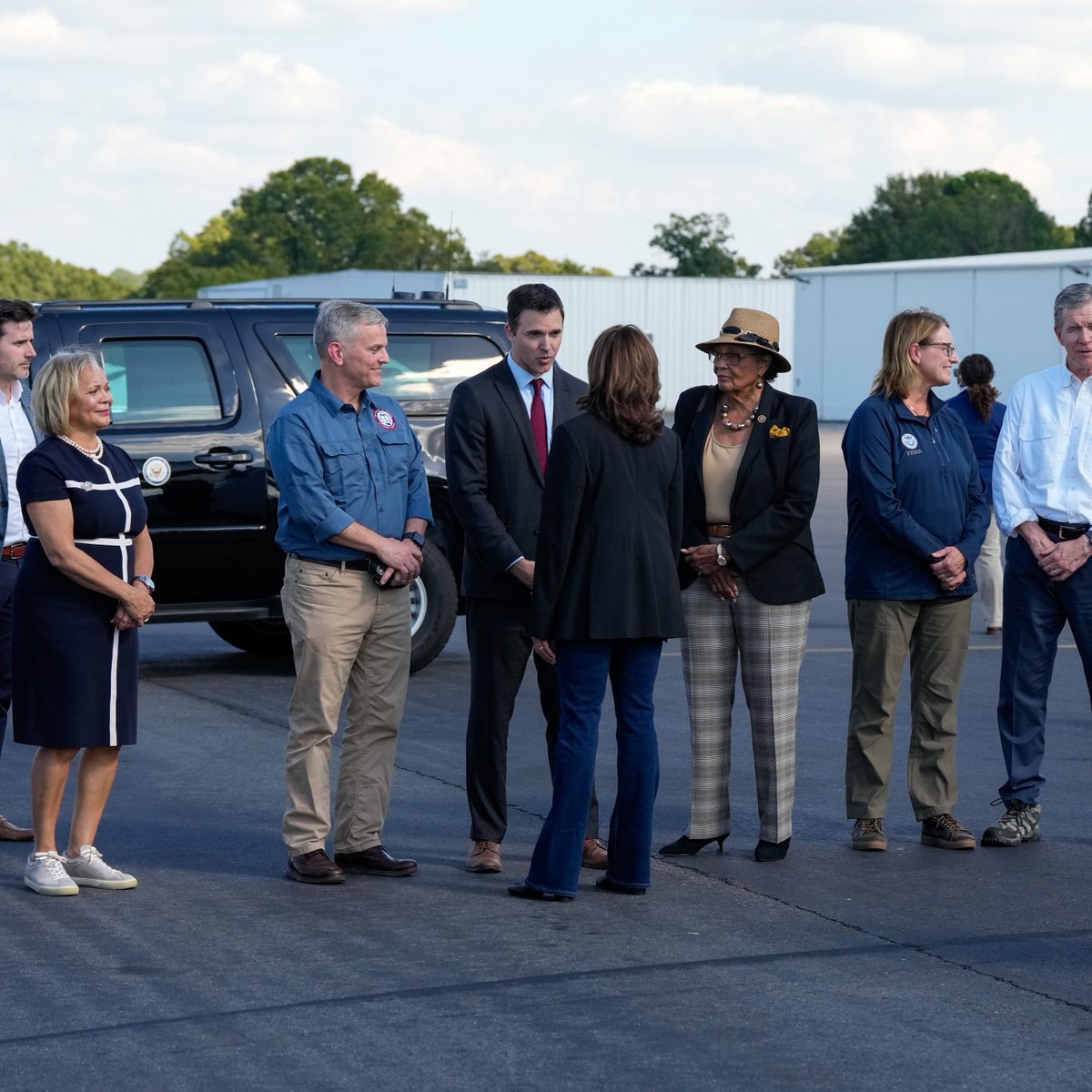 KamalaHarris's tweet photo. North Carolina: your local, state, and federal officials are with you for the long haul. We are doing everything we can to get the communities devastated by Hurricane Helene the resources they need. https://t.co/FqvlVBMU2N