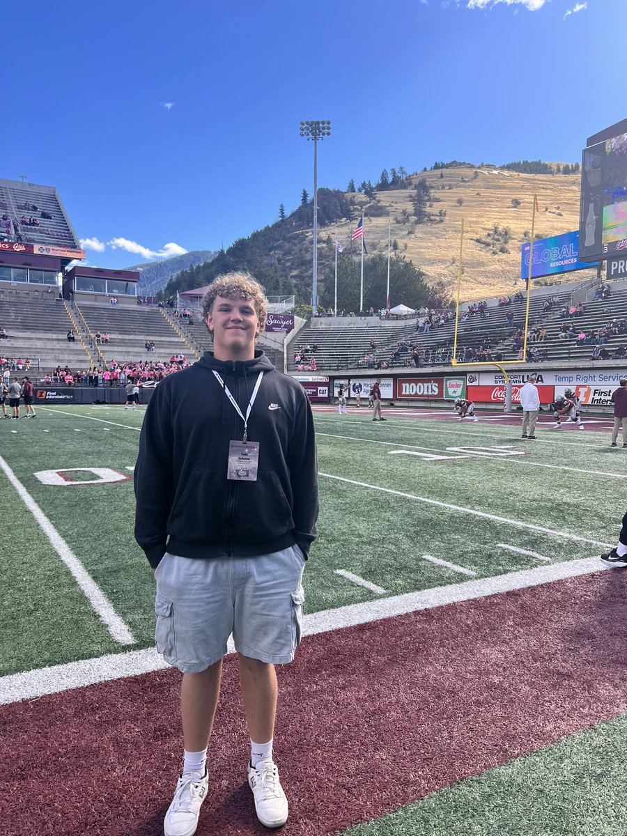 cade_j99's tweet photo. Had a blast at @MontanaGrizFB game thanks so much for the invite @CoachMLinehan @KeatonJ_3 https://t.co/7eFxSNFbDl