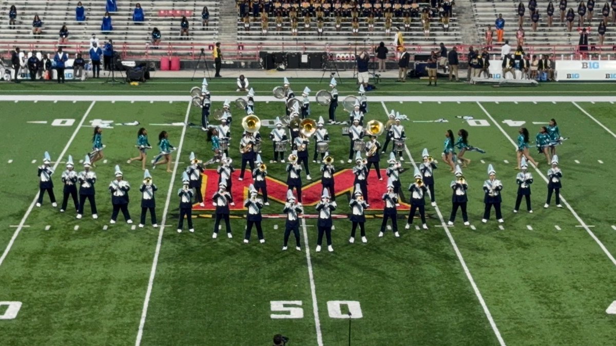 Eastern H.S. “Blue & White Marching Machine” tweet media