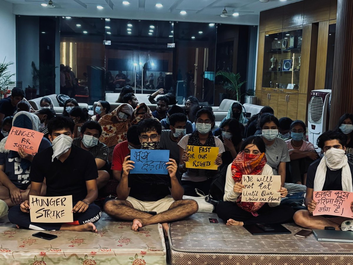 karamprakash6's tweet photo. After no action from the Chancellor, the protesting law students of RGNUL in Patiala, on Sunday evening, started an indefinite hunger strike at the campus of the university against the vice Chancellor of the RGNUL. https://t.co/ZbHqzBbhPS