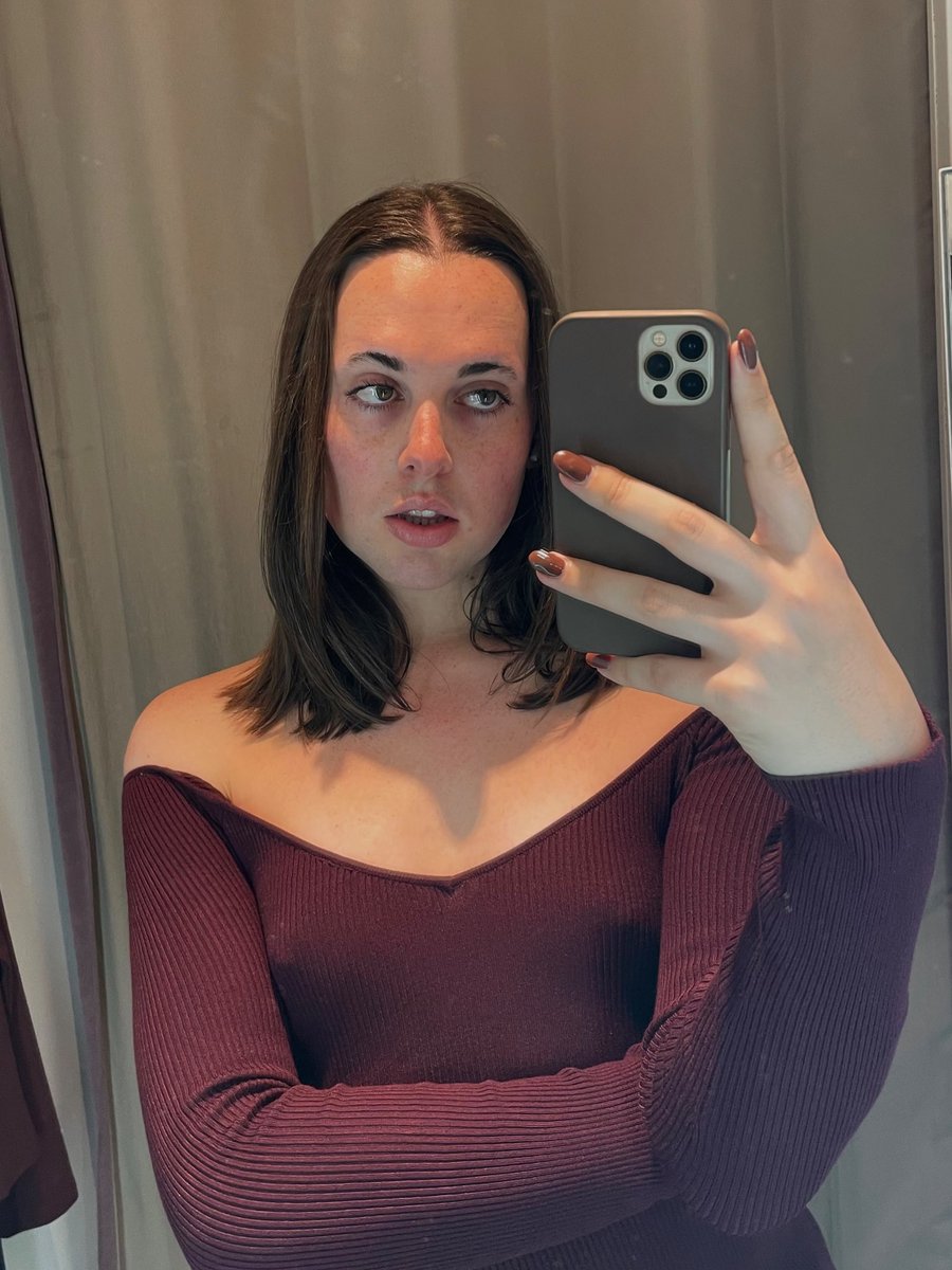 jaxkp_'s tweet photo. Short hair suits me more I think https://t.co/pXmQBjmVgq