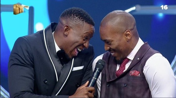 Nkosi_bam's tweet photo. UPhelo very drunk as always and usually 🤣🤣🤣🤣🤣 @Mzansimagic #Phelo #Thebalafamily #balafamily https://t.co/4BCtRtxzKI
