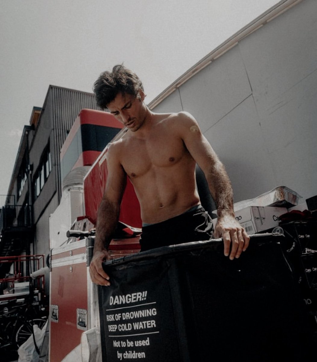 ‍‍‍ ‍ ‍𝗰𝗵𝗶𝗹𝗹𝗶𝗌𝖺͟𝗂͟𝗇𝗓﹒ (@smoothmatador) on Twitter photo 