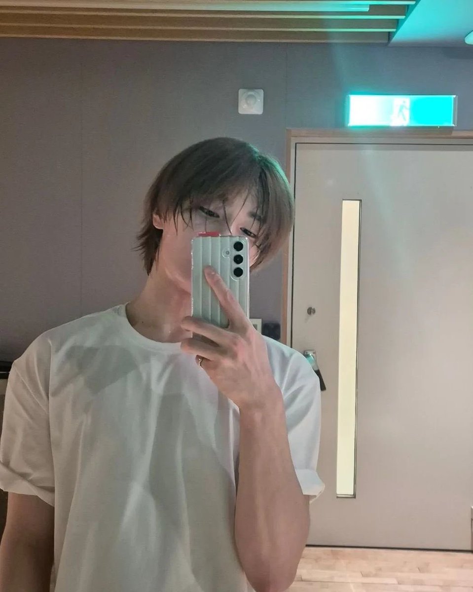 ˑ ֗      ᯤ     ִ ☆   busco mutis   !!     ˑ ִ ֗

        | #kpoptwt #stantwt  !!

🎱        | skz 
   🥢     | new jeans, itzy, p1h, twice,
                 billie eilish,  dpr ian.

                               | ♡  &amp;  ↻  = mutis