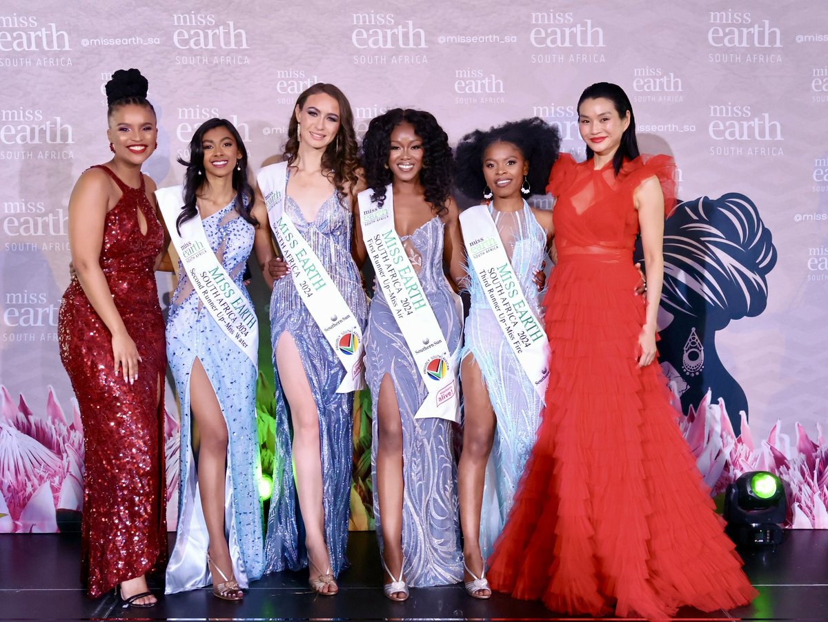 ChangeAgentSA's tweet image. About last night..

Celebrate a remarkable cohort of ambassadors and the announcement of @missearth_sa 2024. 

#21YearsOfImpact #MissEarth2024 
Thank you @SouthernSunGrp @SkinRenewalSA @GebCoPtyLtd 

Special mention to @CandyTothill @ProudlySA @elephantsalive @Samsonite_SA