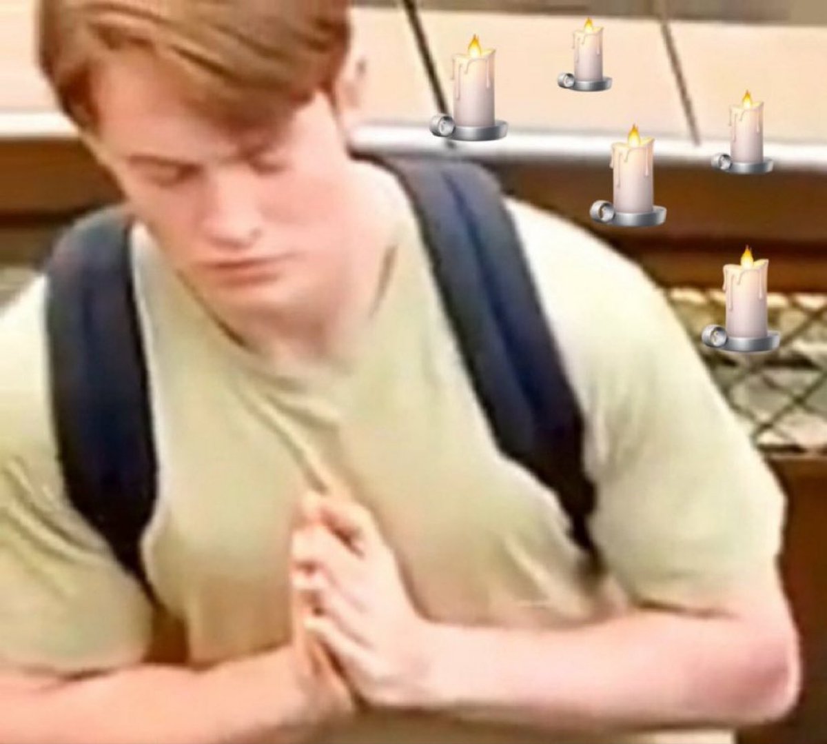 heartstopper_kc's tweet photo. anyway i’m manifesting s4 announcement this week so i need everyone commenting a 🕯️ so it can happen https://t.co/Ymco6gnZIX