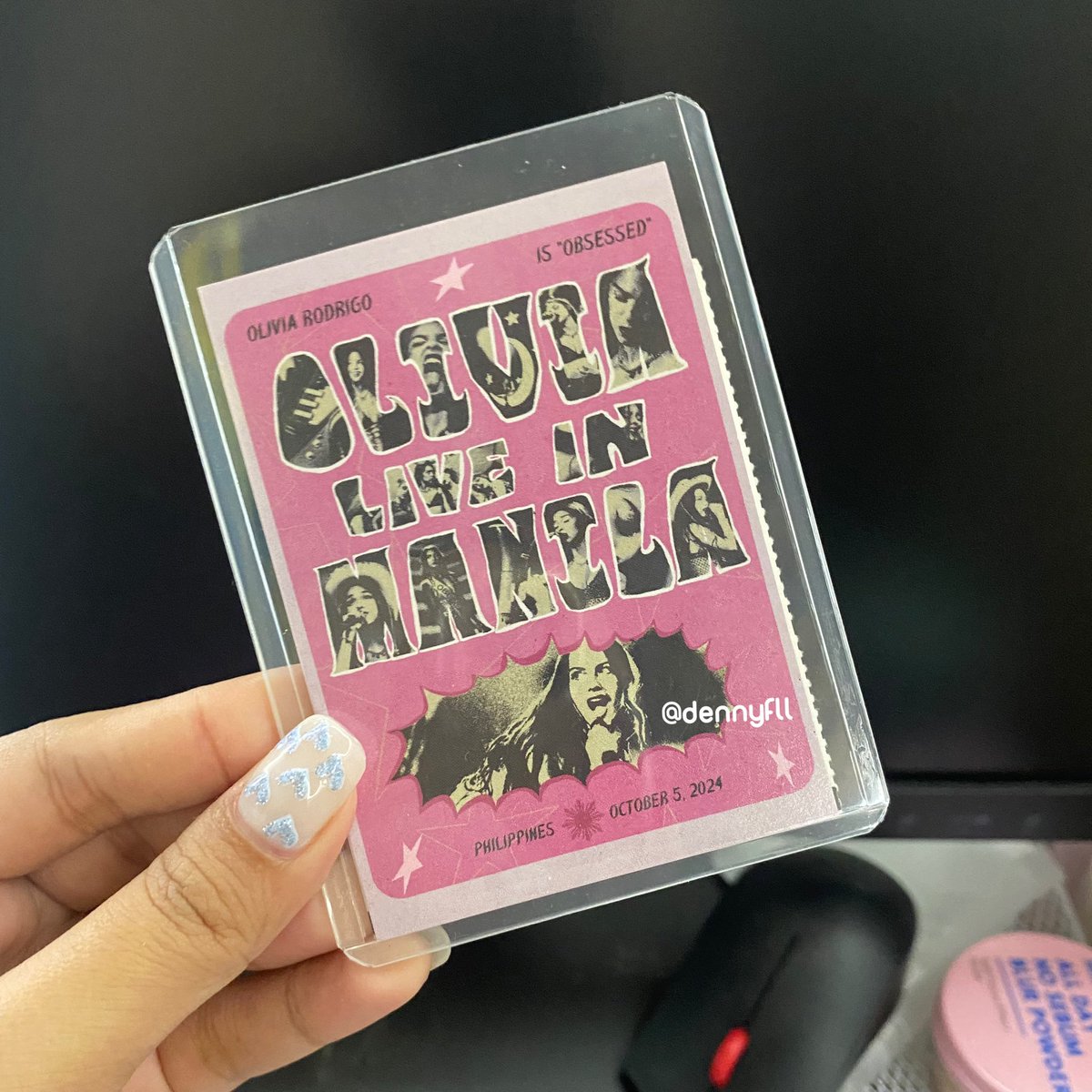 dnnyfll's tweet photo. I still can't believe that I was able to see her perform live !!!! 😭💜✨ btw, just flexin' my trading card thnx to my sis! 😍🫶
#GUTSinManila #GutsTourinManila #GUTSWorldTourManila #GUTSWorldTour #OliviaRodrigo #OliviaRodrigoinManila https://t.co/h2jhSvBrE9