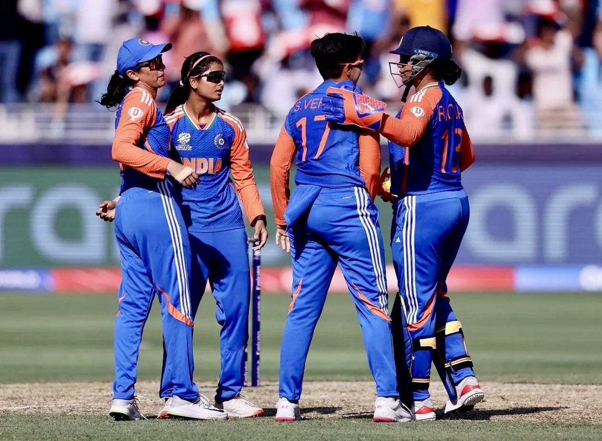 शाबाश बेटियों 🇮🇳

T- 20 विश्व कप में पाकिस्तान के विरुद्ध विजय प्राप्त करने पर भारतीय महिला क्रिकेट टीम को हार्दिक बधाई एवं शुभकामनाएं।

आज आपके शानदार खेल प्रदर्शन ने हम सभी भारतीयों को गौरवान्वित किया है। आपकी सफलता का क्रम अविराम चलता रहे, यही कामना करता हूं।

<a href="/BCCIWomen/">BCCI Women</a>