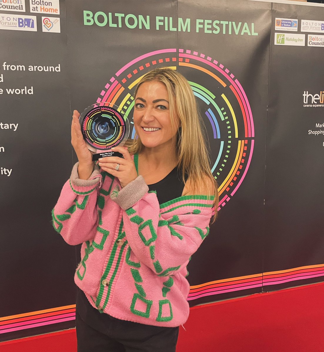 Gina Lyons tweet media