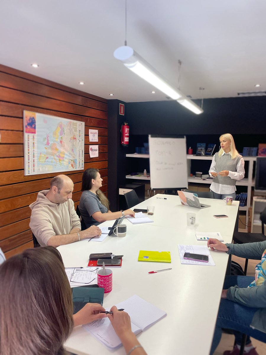 Creemos que las llamadas 'Soft Skills', Habilidades Blandas, son herramientas poderosas para aplicar en la búsqueda de empleo.

Nuestra compañera Anastasia Gryshko, ha compartido un interesante taller "Cómo gestionar los conflictos y situaciones difíciles en equipo de trabajo"