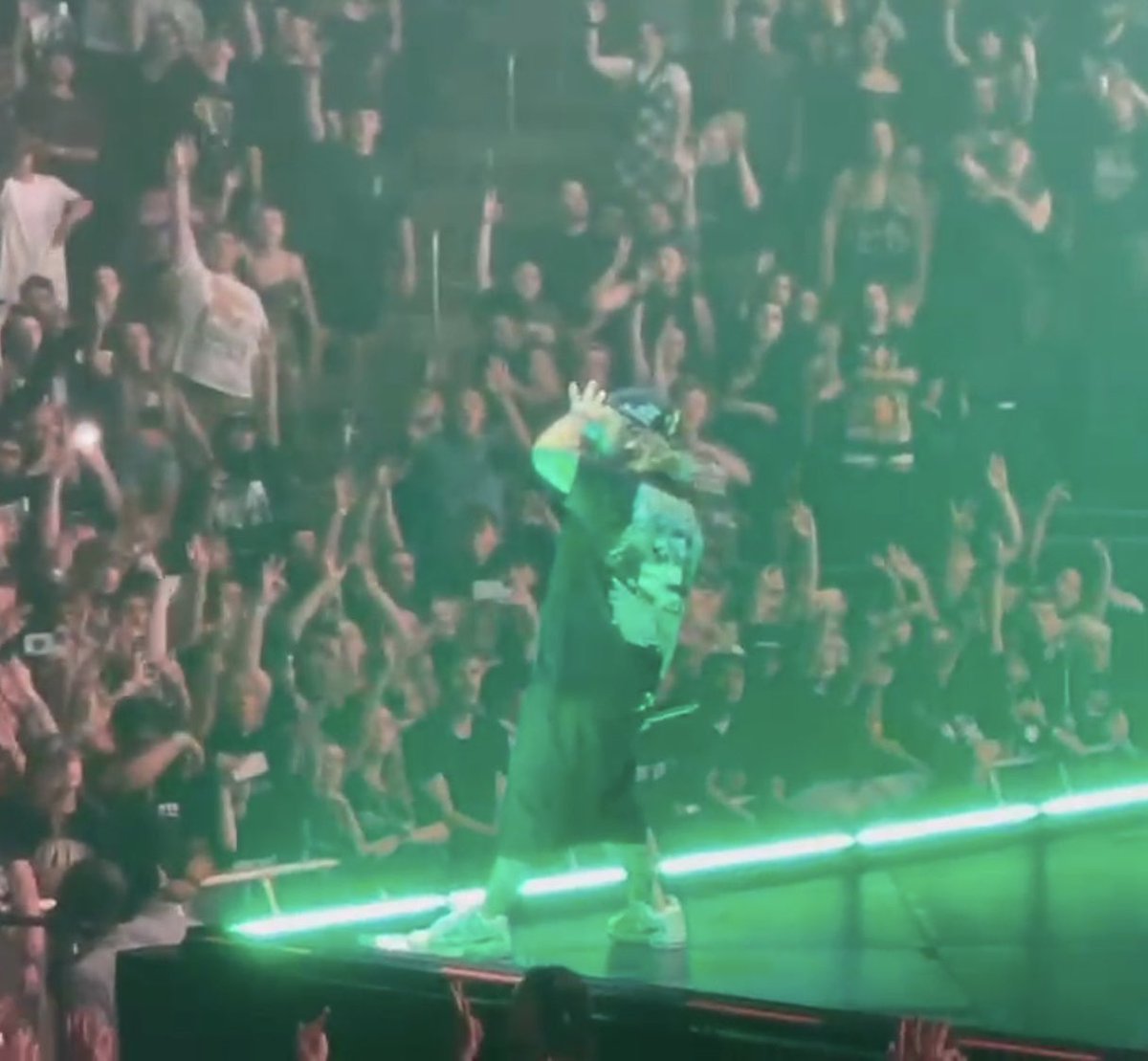 Bashing_'s tweet image. I can now say I SURVIVED GREYDAY!! What an amazing show! You boys killed it seriously @suicideLEOPARD @SuicideChrist! Thank you for the experience it was awesome! 👌🙌 See you next year!