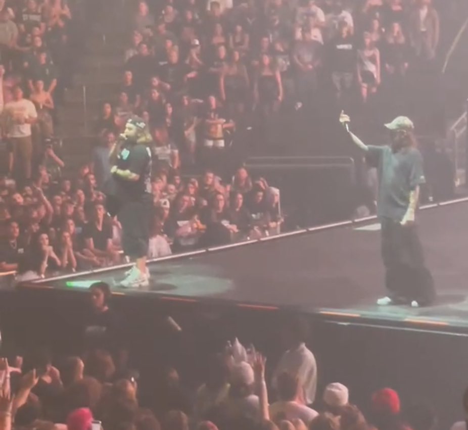 Bashing_'s tweet image. I can now say I SURVIVED GREYDAY!! What an amazing show! You boys killed it seriously @suicideLEOPARD @SuicideChrist! Thank you for the experience it was awesome! 👌🙌 See you next year!