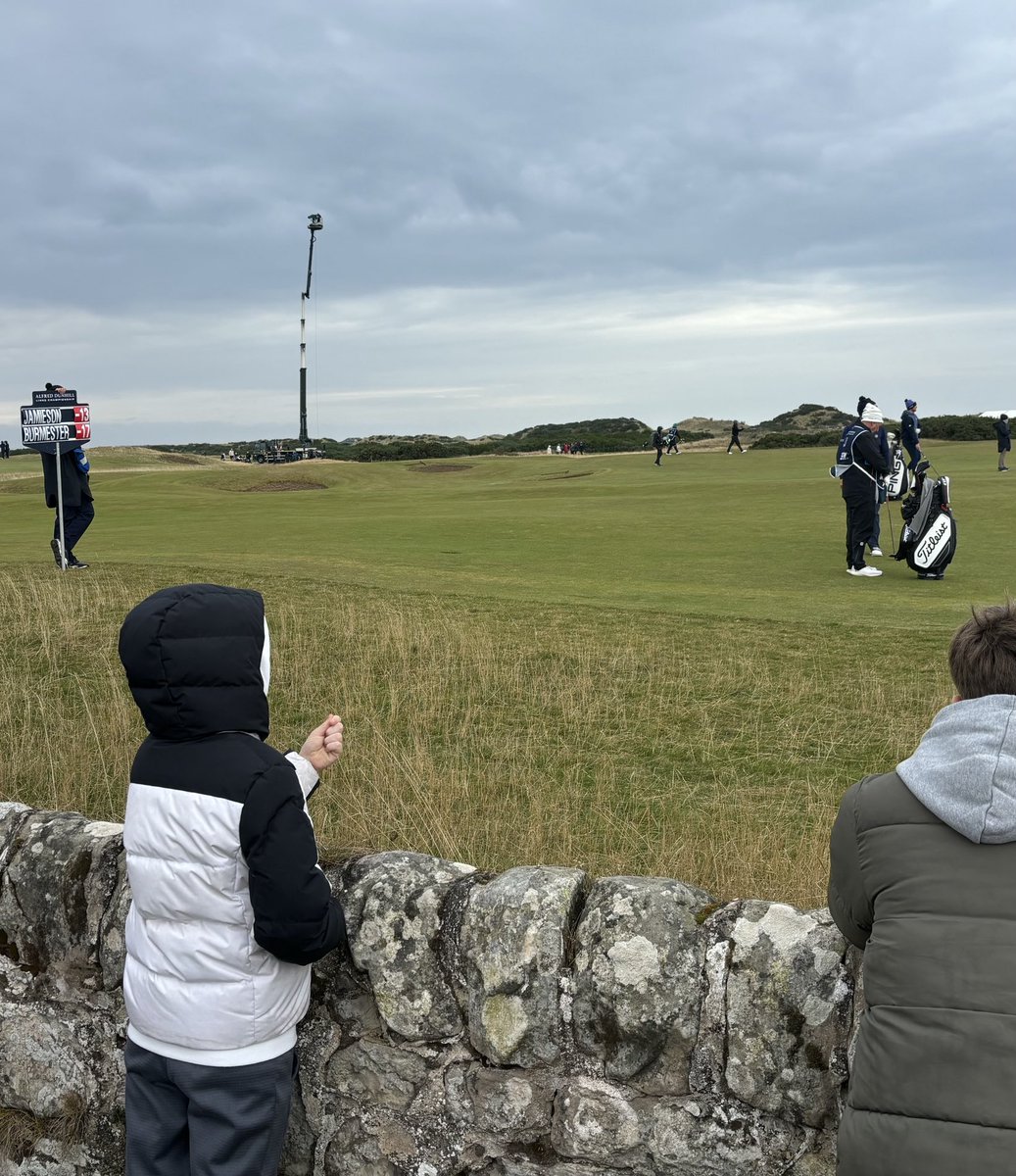 Just two lads watching the golf ⁦<a href="/dunhilllinks/">Alfred Dunhill Links Championship</a>⁩ ⁦<a href="/scottjamieson54/">Scott Jamieson</a>⁩