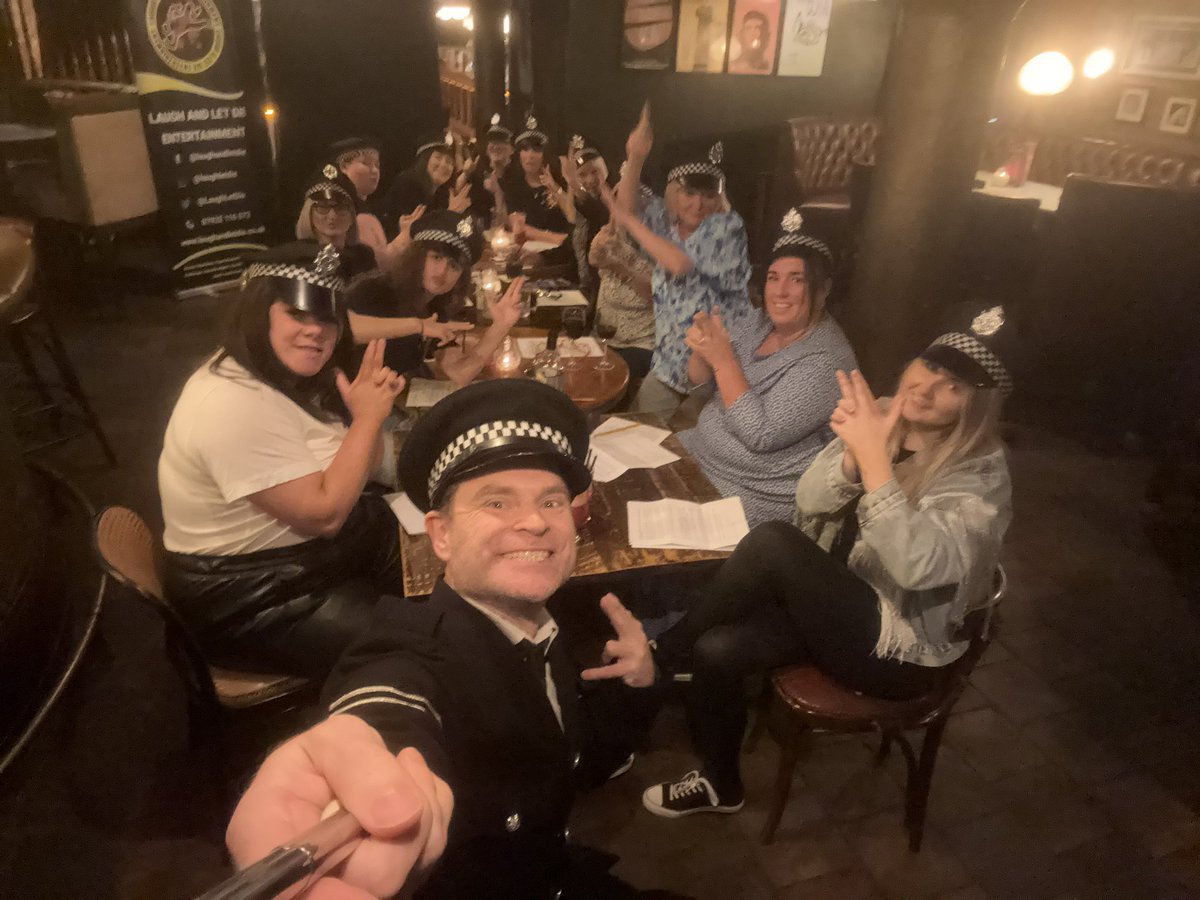 Lunacy in Liverpool! Gangs of Glasgow assemble for Lisa’s Hen Party Murder Mystery!