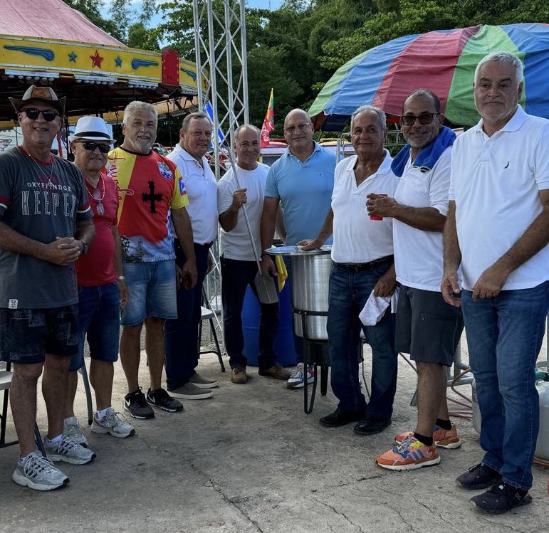 JessieCorts2's tweet photo. [AGUADA 🎆🥘] | Compartir con los aguadeños en el tradicional Sancocho de Pueblo junto al Alcalde Christian Cortes desde la Plaza de Festivales, es siempre un gozo.

Es un momento para disfrutar de las tradiciones, escuchar música, reír y fortalecer los lazos con nuestra gente. https://t.co/CC2aIwMjxt